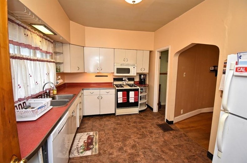 326 Union St, California PA  15419-1141 exterior