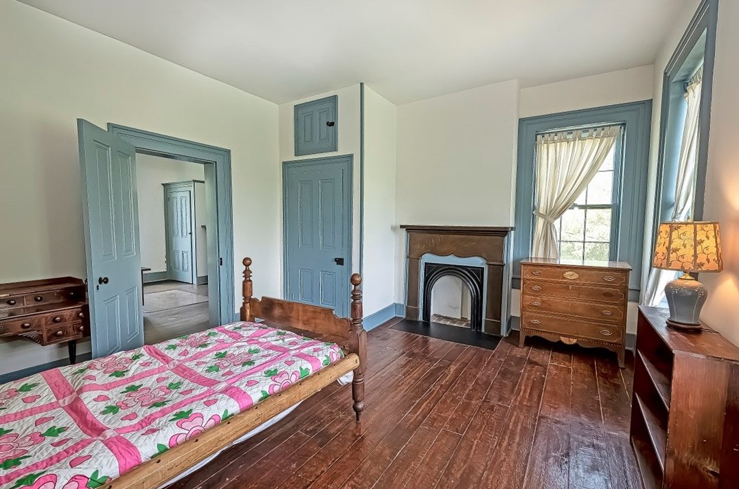 64 Skylark Dr, Washington PA  15301-9320 exterior