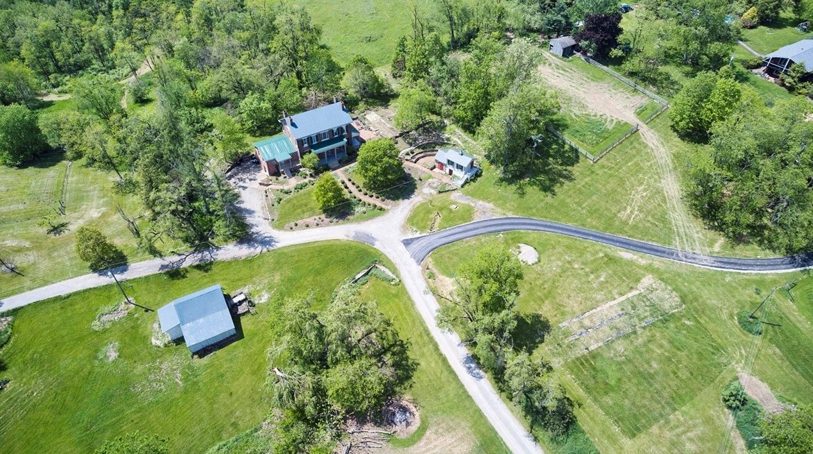 64 Skylark Dr, Washington PA  15301-9320 exterior