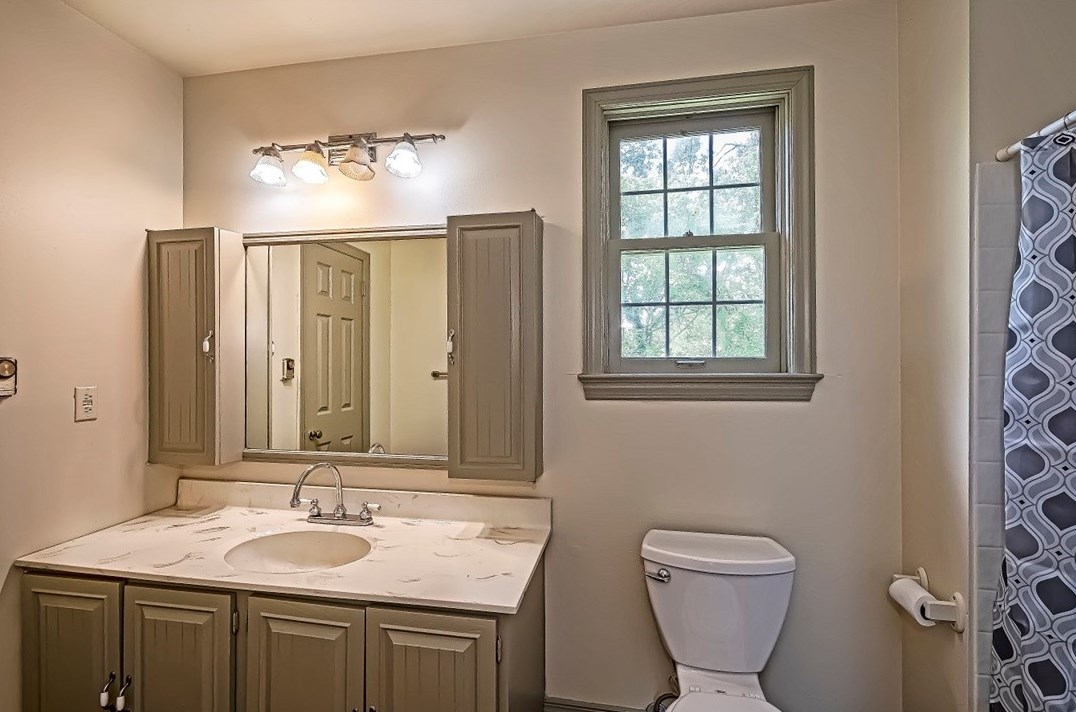 64 Skylark Dr, Washington PA  15301-9320 exterior