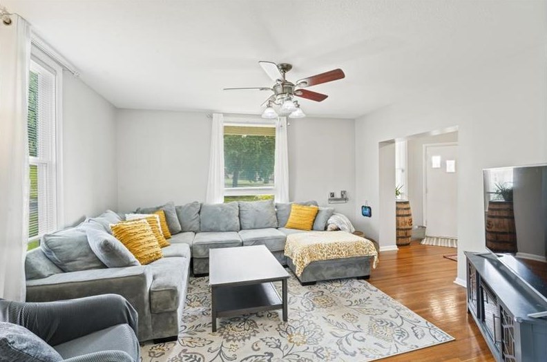 203 Cherry Ave, Houston PA  15342-1525 exterior