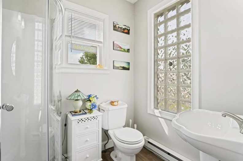 203 Cherry Ave, Houston PA  15342-1525 exterior