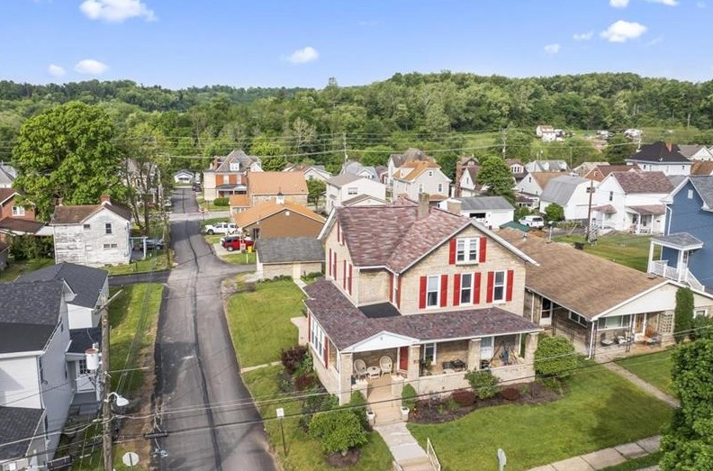 203 Cherry Ave, Houston PA  15342-1525 exterior