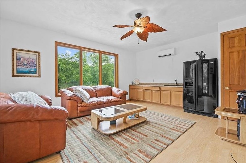 1446 River Forest Dr, Freeport PA  16229-1529 exterior