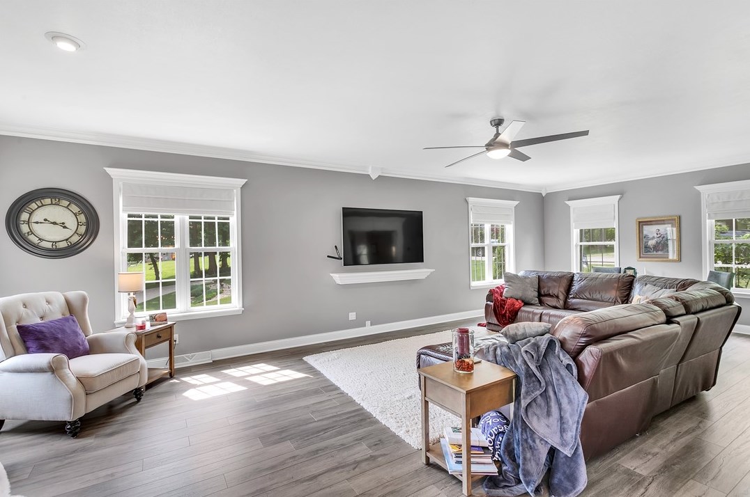 170 Creston Ave, Ellwood City PA  16117-6482 exterior