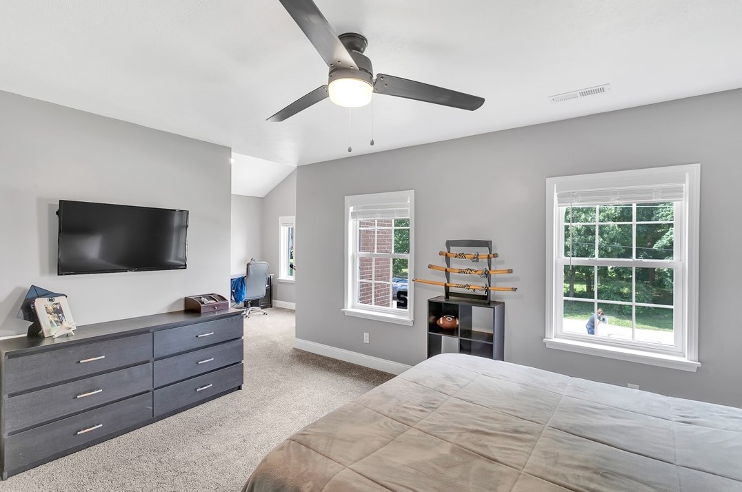 170 Creston Ave, Ellwood City PA  16117-6482 exterior