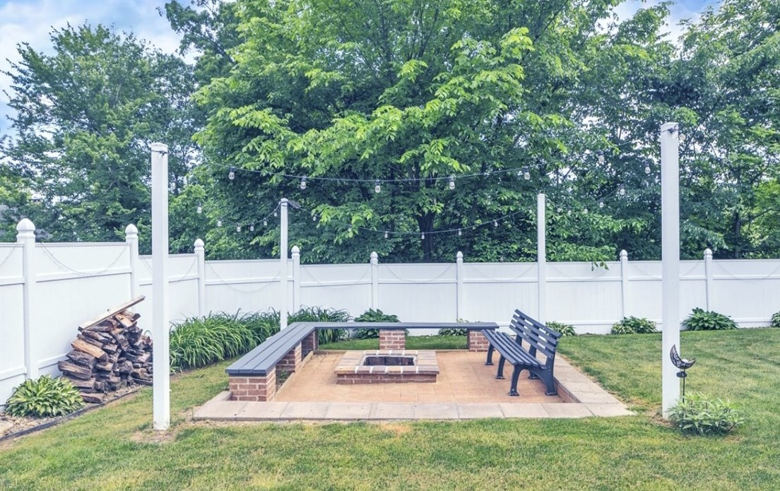 170 Creston Ave, Ellwood City PA  16117-6482 exterior