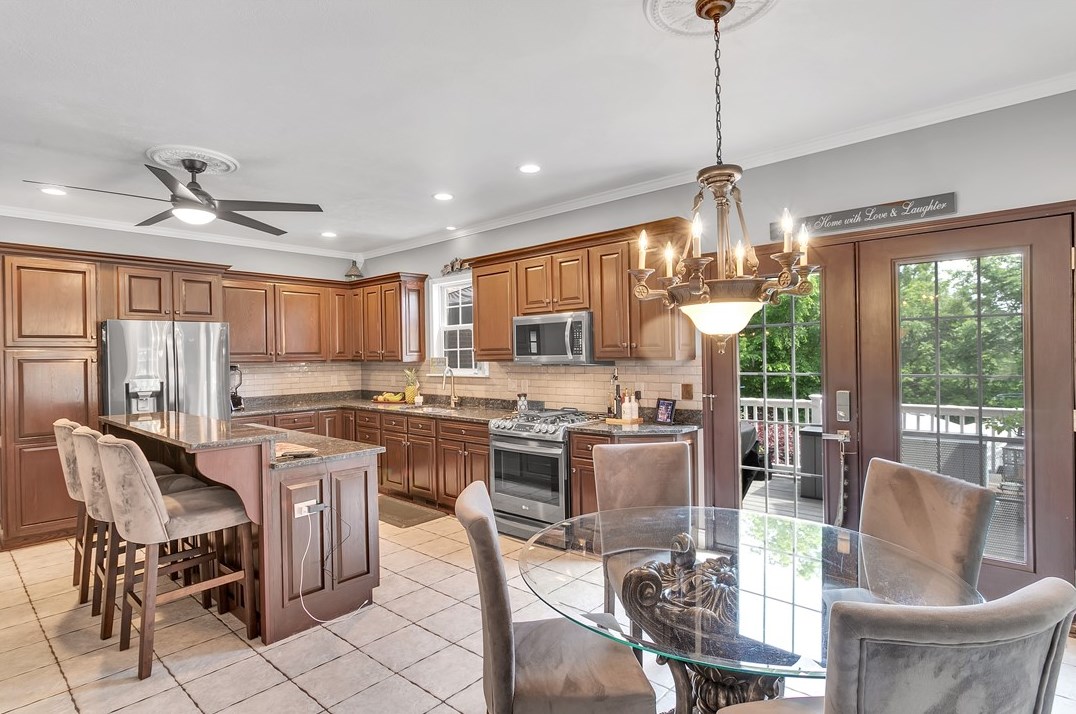 170 Creston Ave, Ellwood City PA  16117-6482 exterior