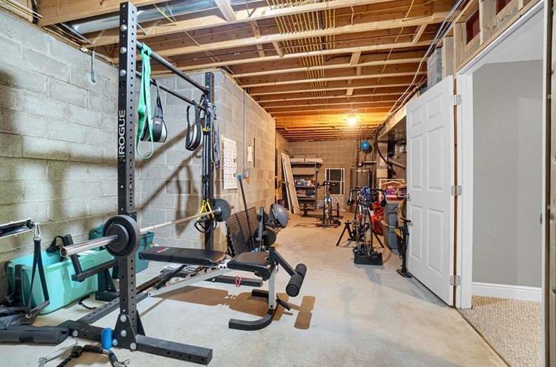 3059 Canterbury Dr, Allison Park PA 15101-1544 exterior