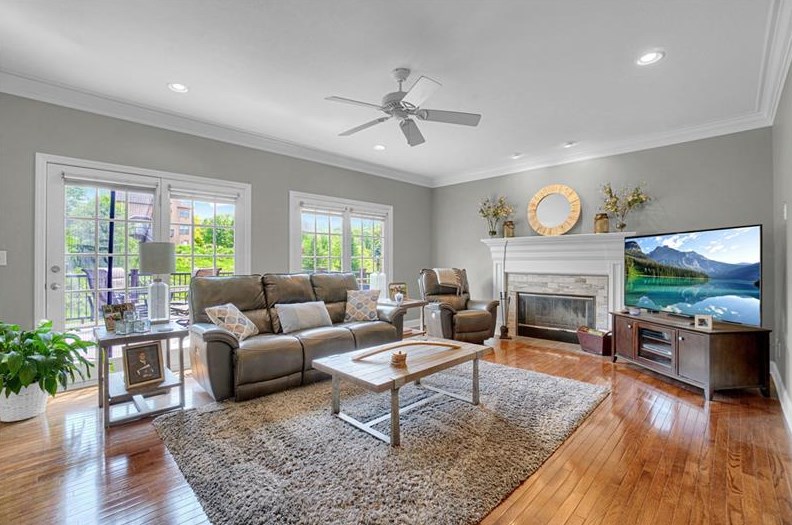 3059 Canterbury Dr, Allison Park PA 15101-1544 exterior