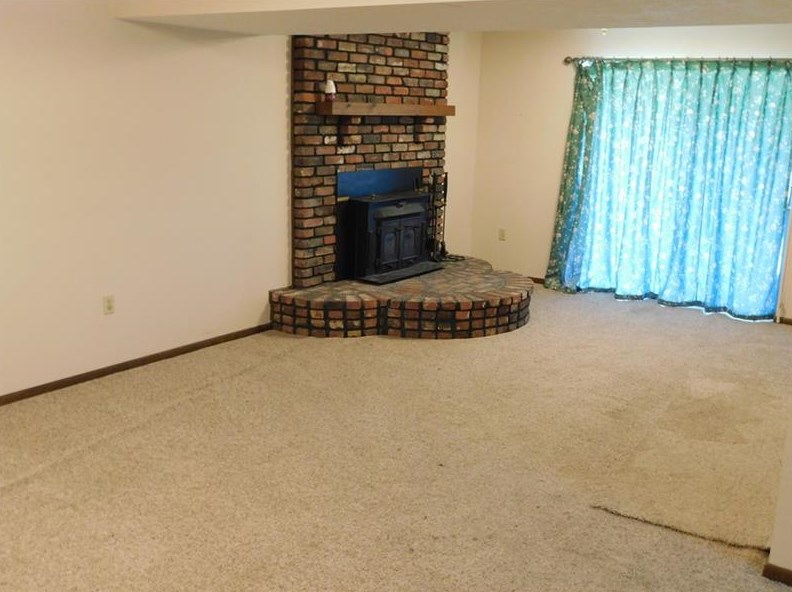 55 Blue Jay Dr, Washington PA 15301-8718 exterior