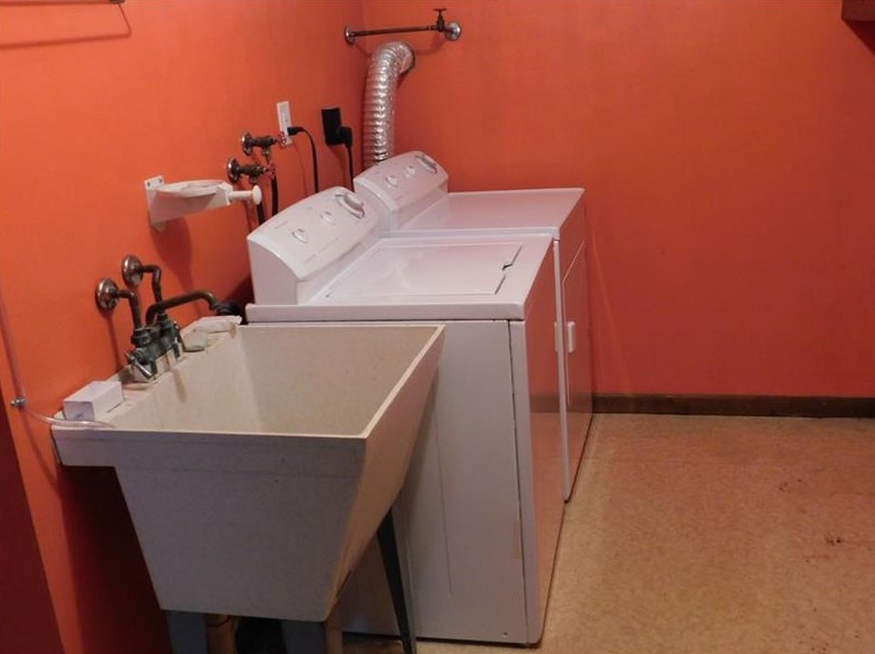 55 Blue Jay Dr, Washington PA 15301-8718 exterior