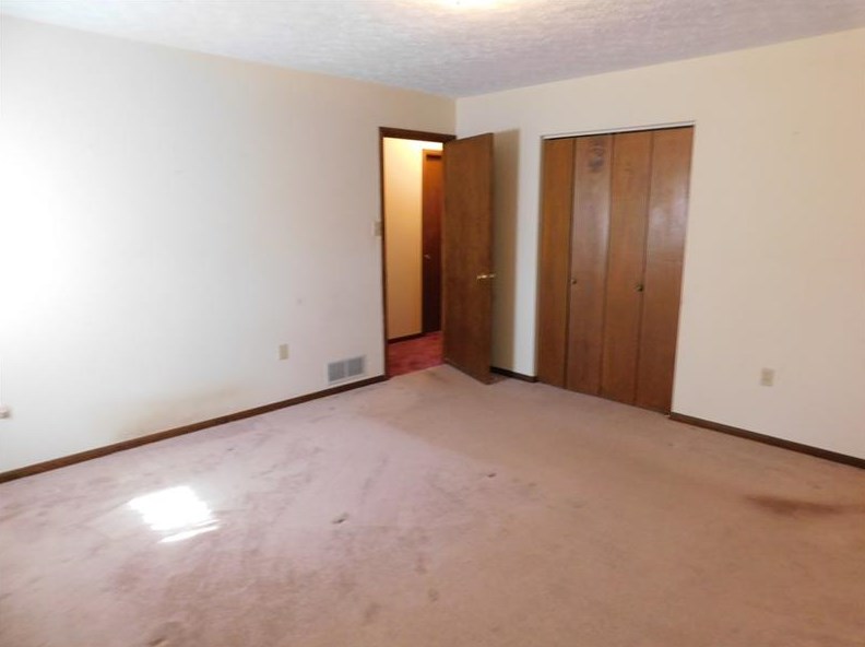 55 Blue Jay Dr, Washington PA 15301-8718 exterior