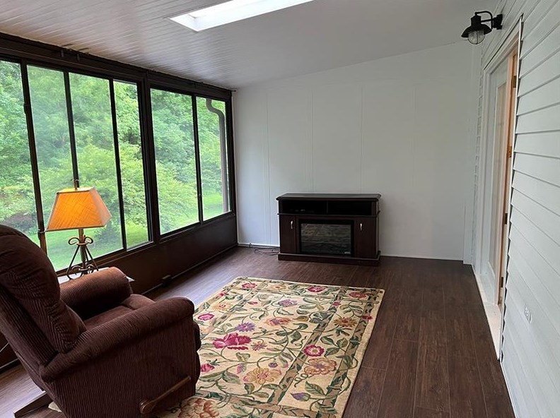 147 Greenview Dr, Indiana PA 15701-1377 exterior