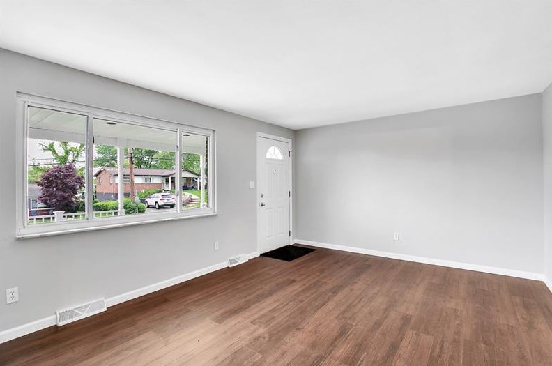 725 Vanderbilt Dr, Monroeville PA  15146-1923 exterior