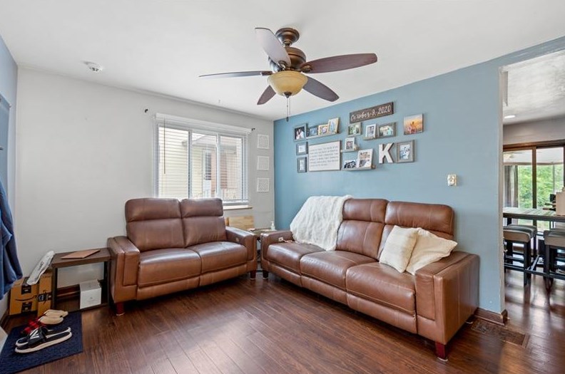 435 Cedarhurst Dr, North Versailles PA 15137-2228 exterior