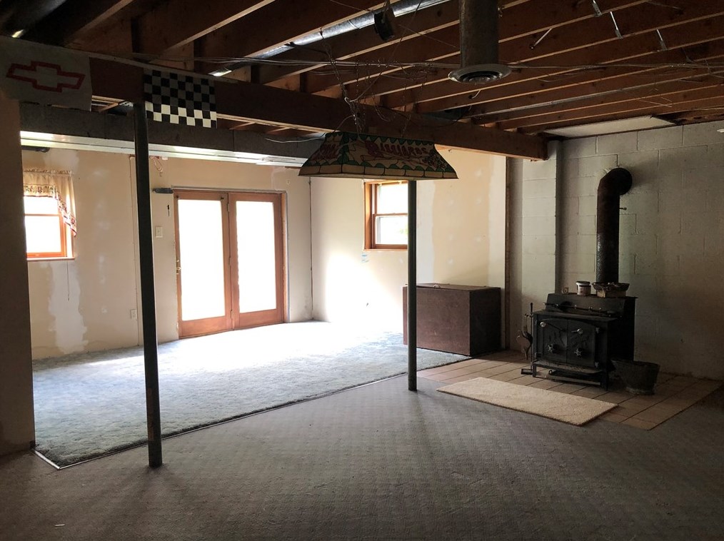 372 Chicora Rd, Butler PA 16001-2356 exterior