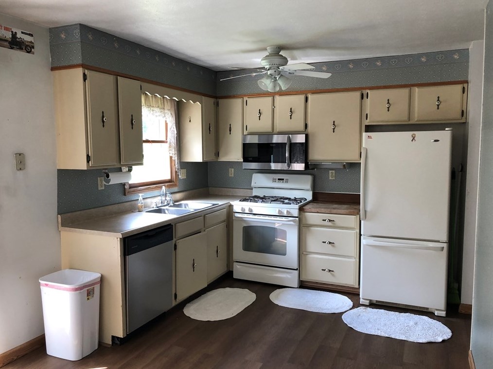 372 Chicora Rd, Butler PA 16001-2356 exterior