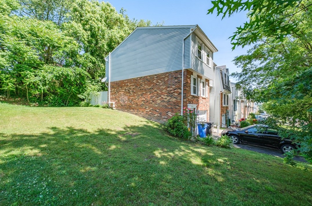 338 Huntingdon Ave, North Huntingdon PA 15642-3143 exterior