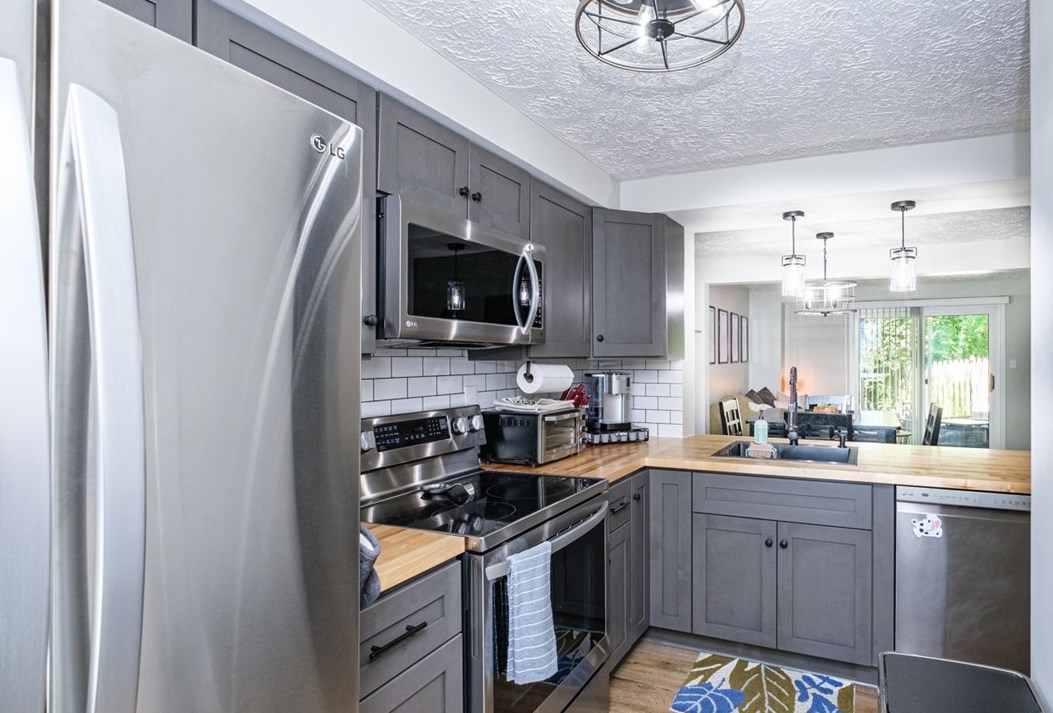 338 Huntingdon Ave, North Huntingdon PA 15642-3143 exterior