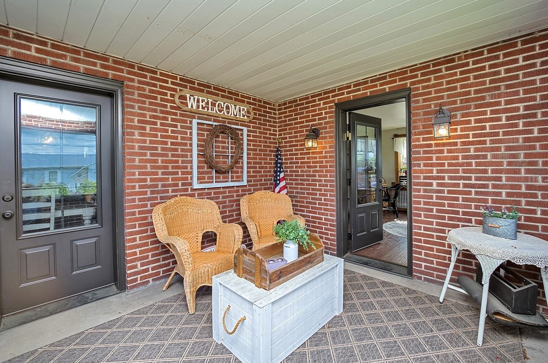 206 Constitution St, Perryopolis PA  15473-5320 exterior