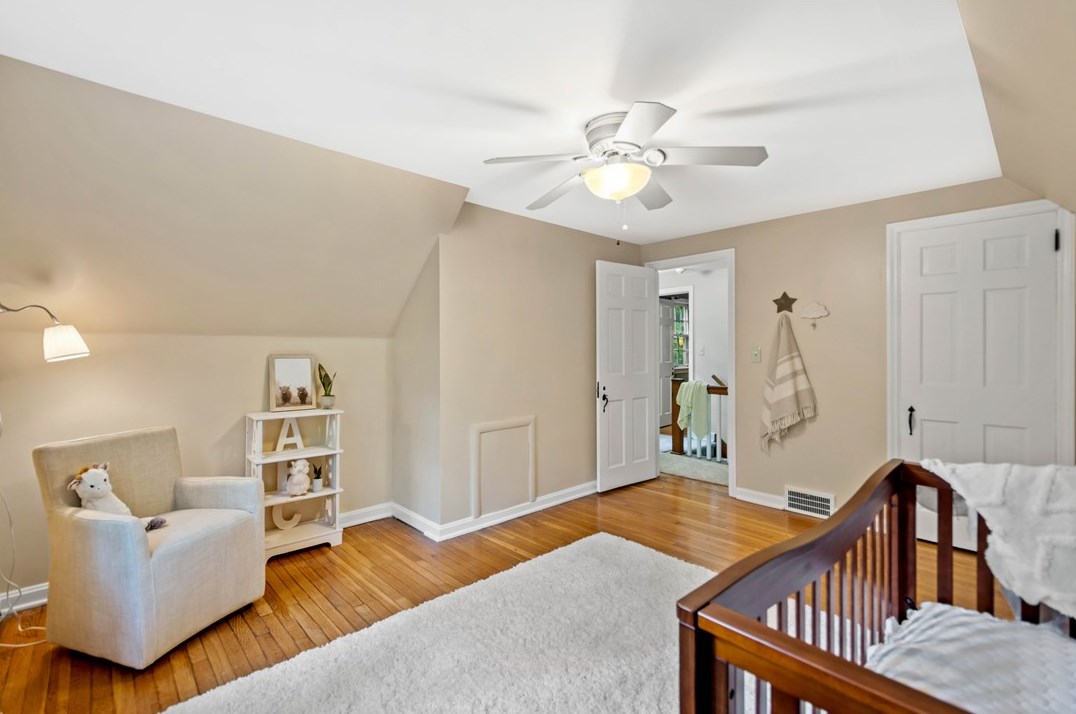 343 Sunset Dr, Bethel Park PA  15102-1441 exterior