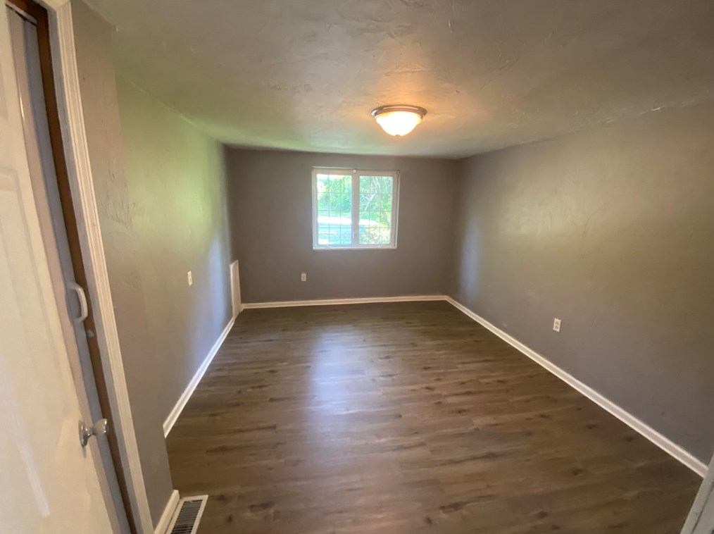 1191 Iris Dr, North Huntingdon PA 15642-4368 exterior