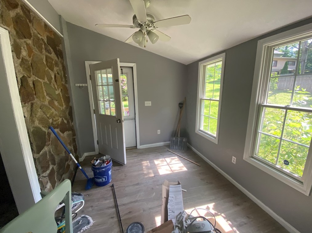 1191 Iris Dr, North Huntingdon PA 15642-4368 exterior