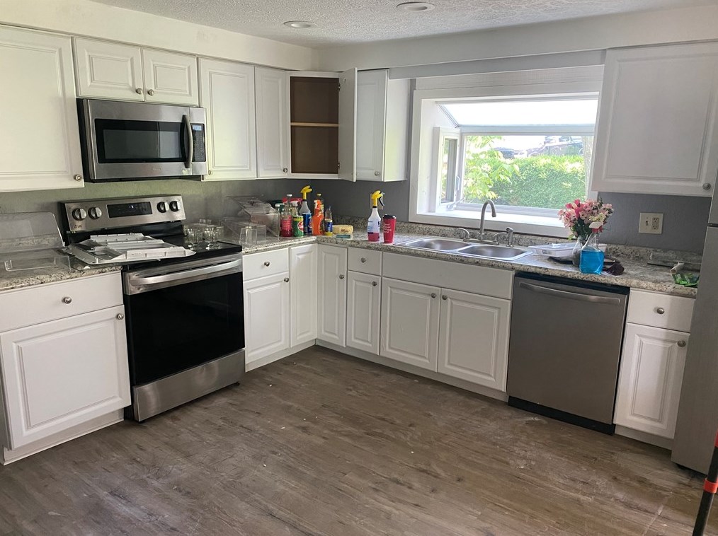 1191 Iris Dr, North Huntingdon PA 15642-4368 exterior