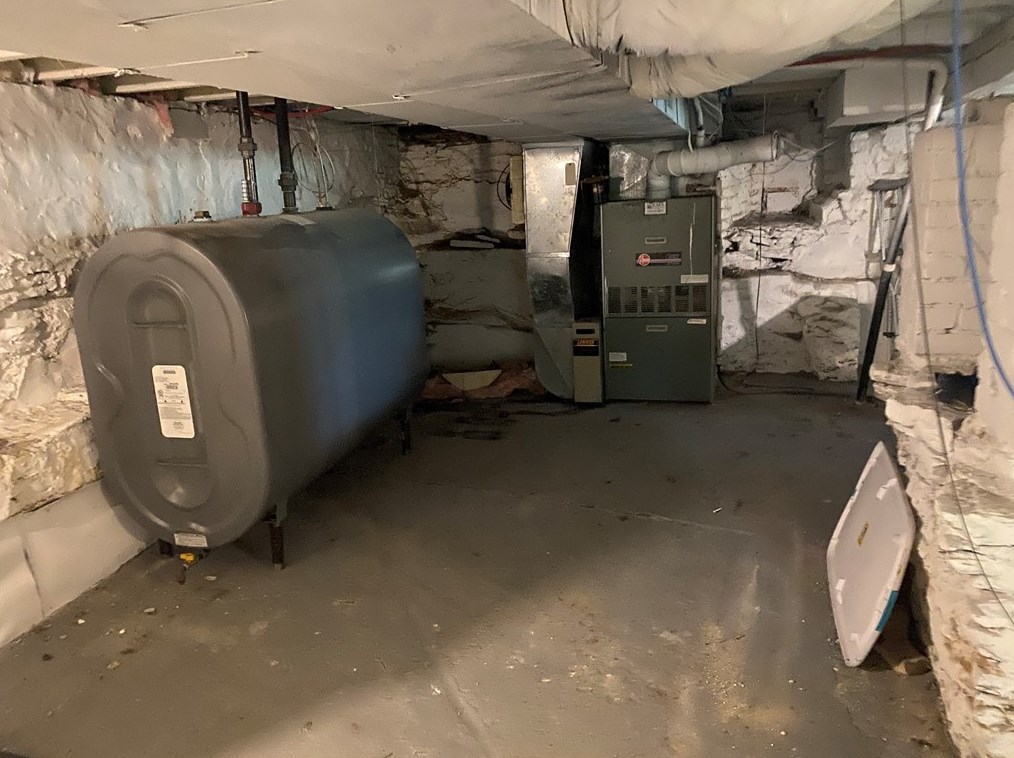 1191 Iris Dr, North Huntingdon PA 15642-4368 exterior