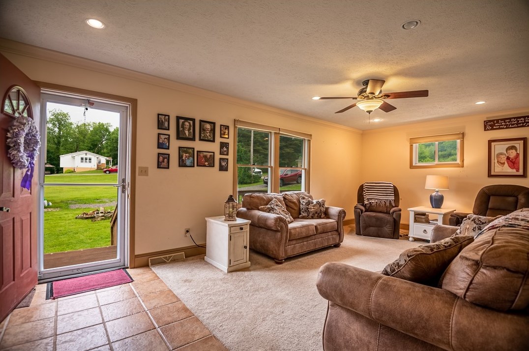 452 Pearson Dr, New Wilmington, PA 16142