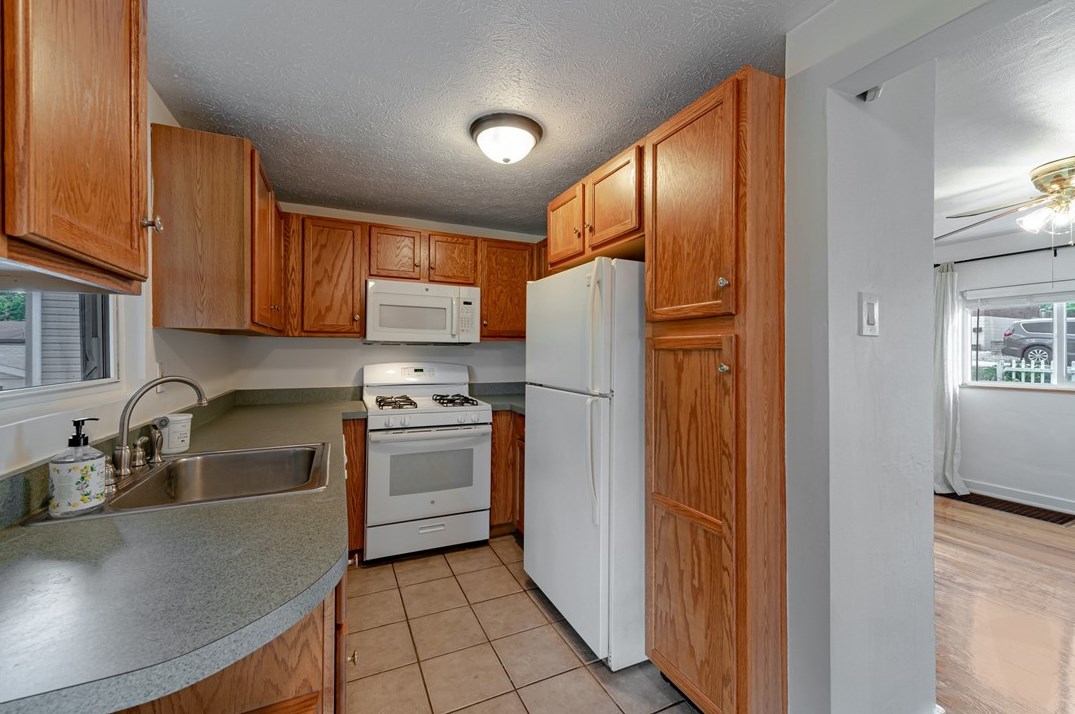 428 Oakhurst Ave, North Versailles PA 15137-2244 exterior