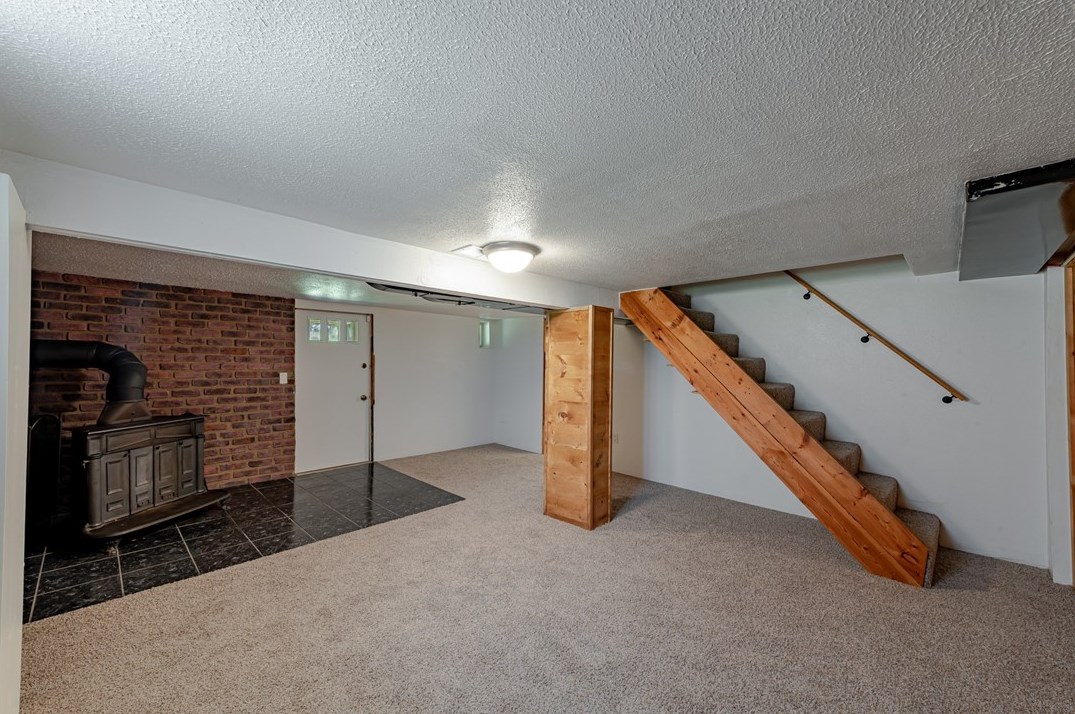 428 Oakhurst Ave, North Versailles PA 15137-2244 exterior