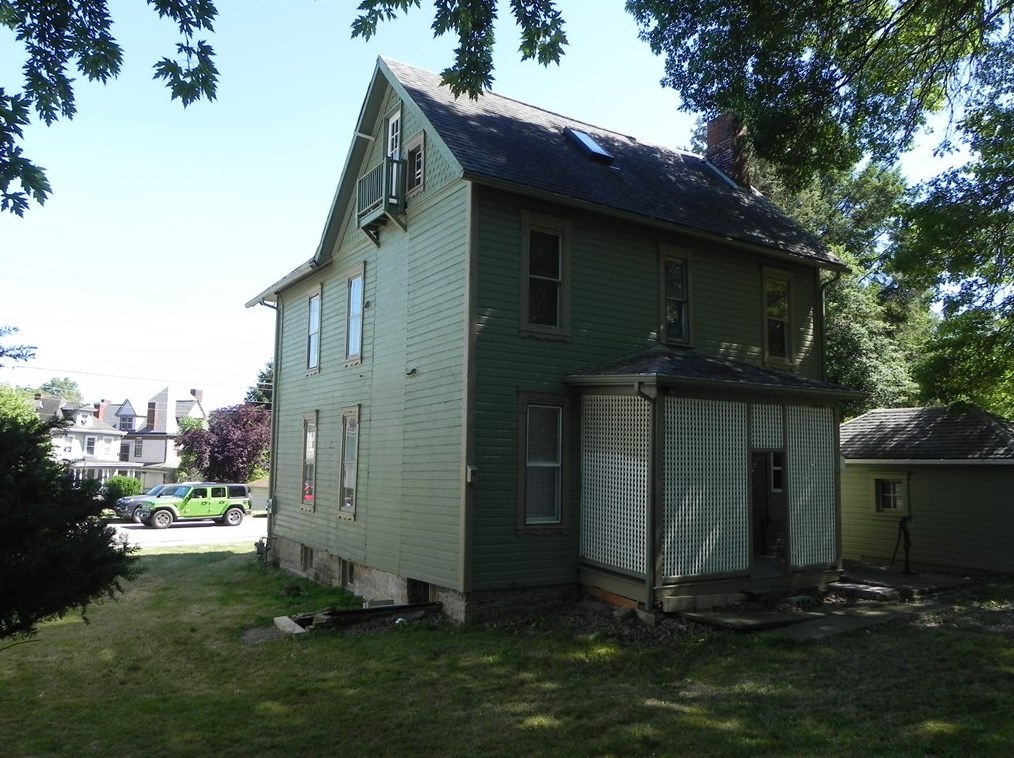 375 Beau St, Washington PA  15301-3639 exterior