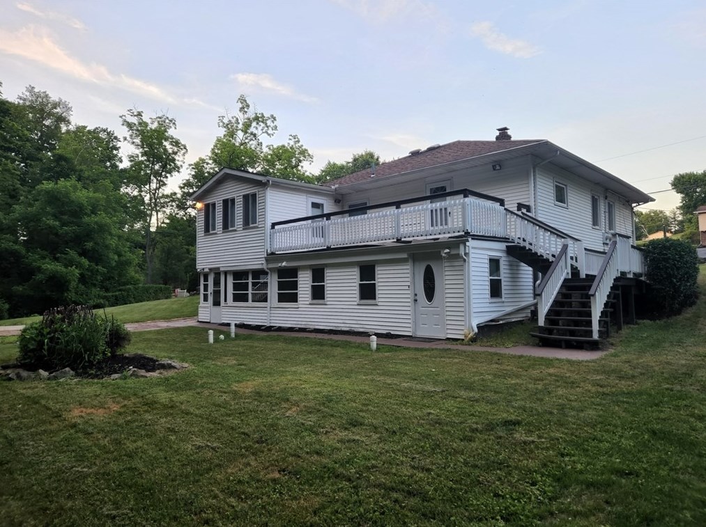 1013 Squaw Run Rd, Ellwood City PA  16117-6965 exterior