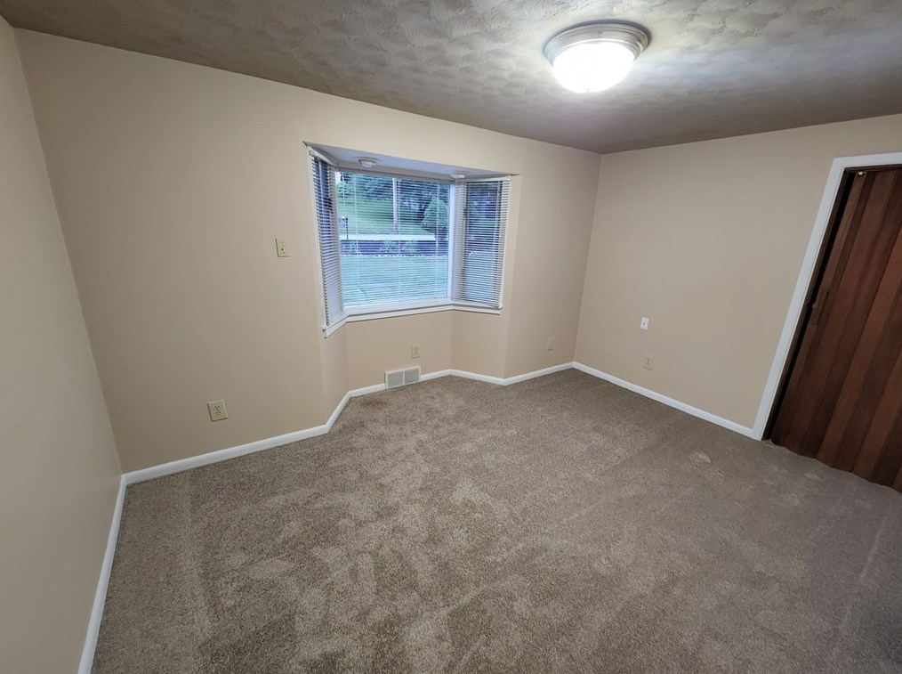 1013 Squaw Run Rd, Ellwood City PA  16117-6965 exterior