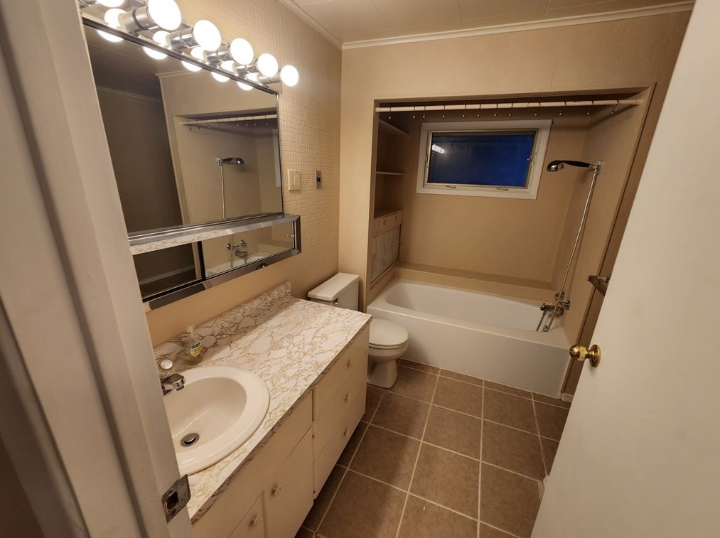 1013 Squaw Run Rd, Ellwood City PA  16117-6965 exterior