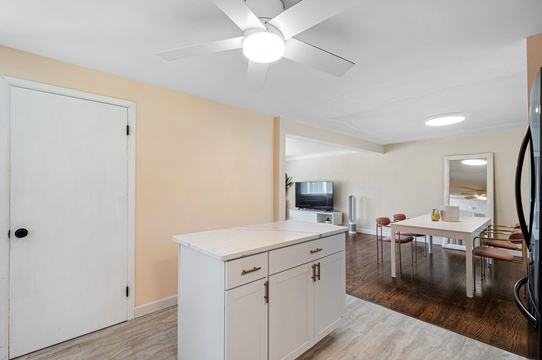 2473 Summit St, Bethel Park PA  15102-2074 exterior