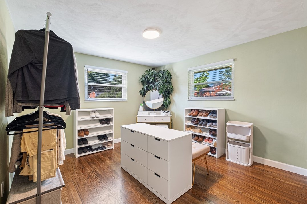 2473 Summit St, Bethel Park PA  15102-2074 exterior