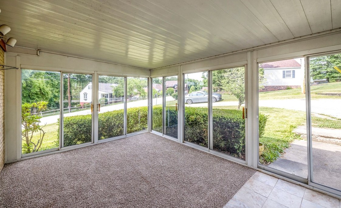 192 Verona Dr, Washington PA 15301-2749 exterior