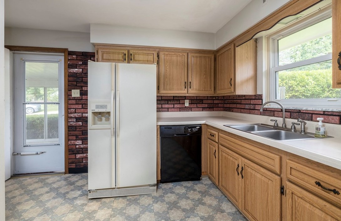 192 Verona Dr, Washington PA 15301-2749 exterior