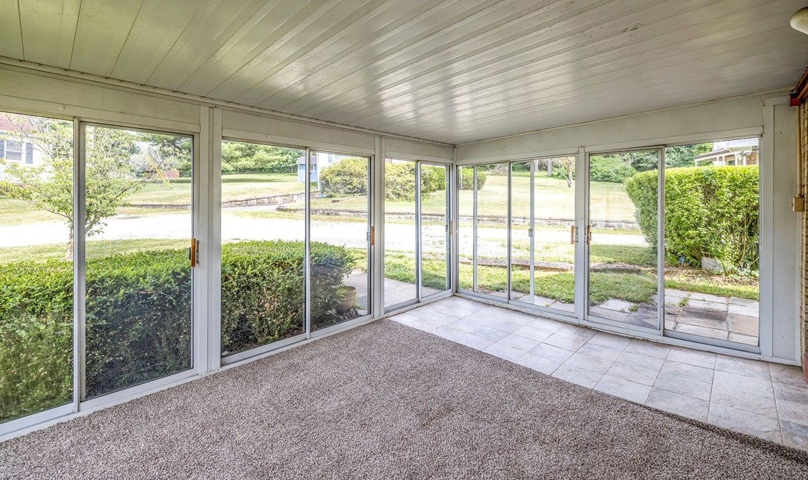 192 Verona Dr, Washington PA 15301-2749 exterior