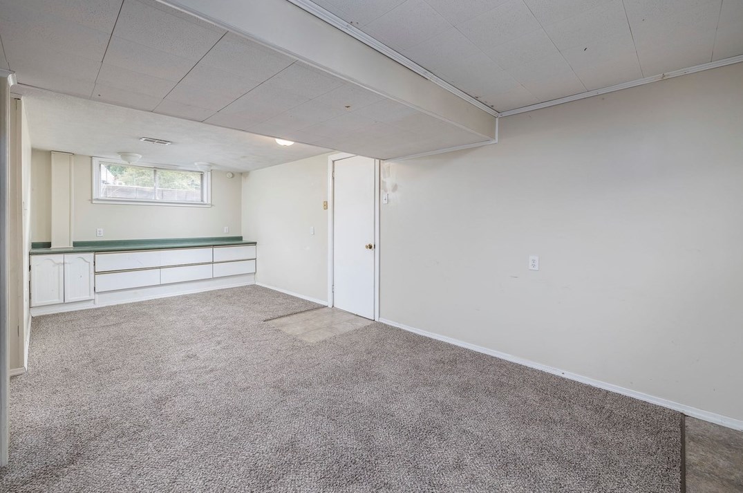 192 Verona Dr, Washington PA 15301-2749 exterior