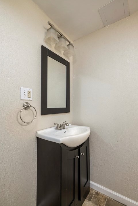 192 Verona Dr, Washington PA 15301-2749 exterior