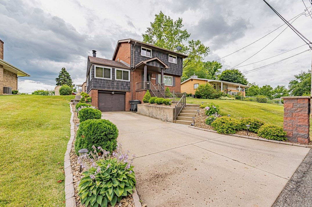 1006 Lynda Ln, North Versailles PA  15137-1607 exterior