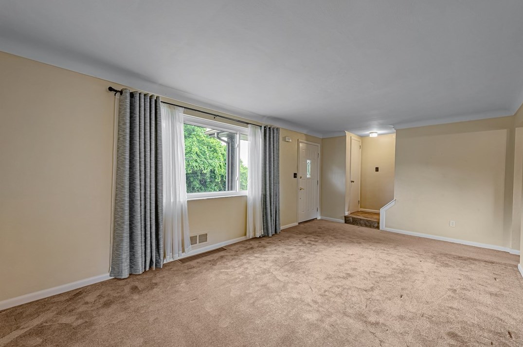 1006 Lynda Ln, North Versailles PA  15137-1607 exterior