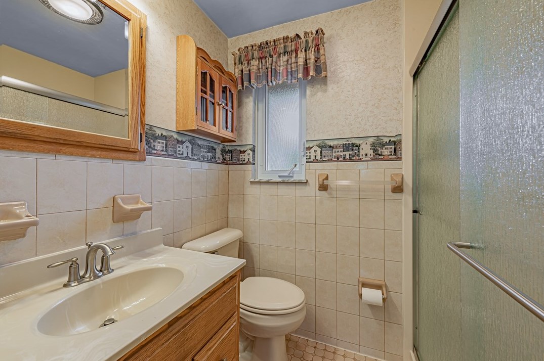 1006 Lynda Ln, North Versailles PA  15137-1607 exterior