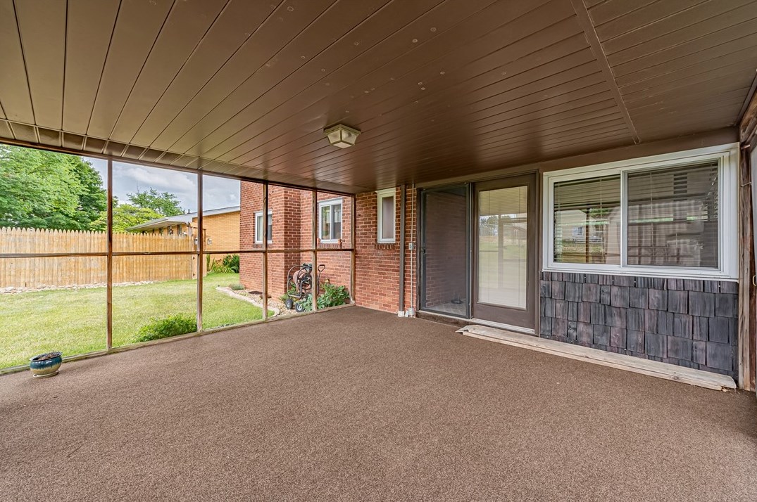 1006 Lynda Ln, North Versailles PA  15137-1607 exterior