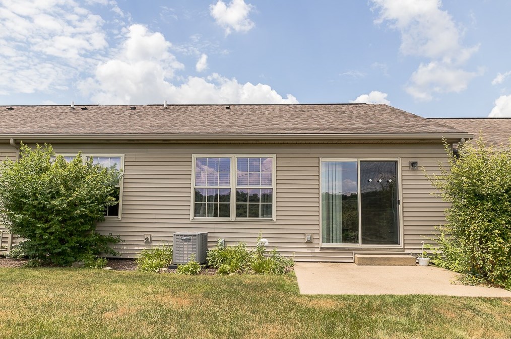 127 Park Crst Ln, Butler PA 16001-7917 exterior