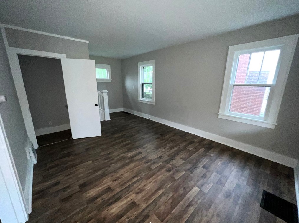 123 Woodrow Ct, Hermitage, PA 16146